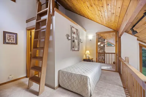 7 Cloverfield Road Newbury NH 03255
