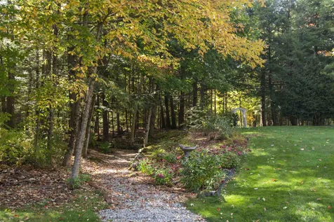7 Cloverfield Road Newbury NH 03255