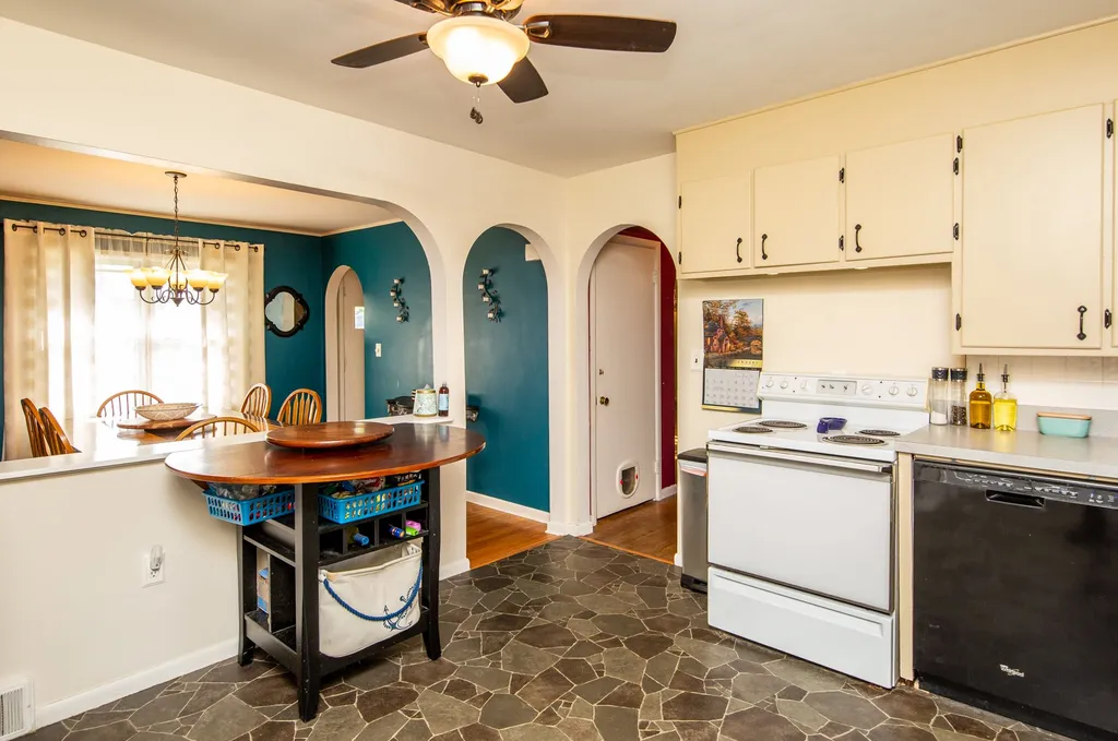 14 Murray Drive Essex VT 05452