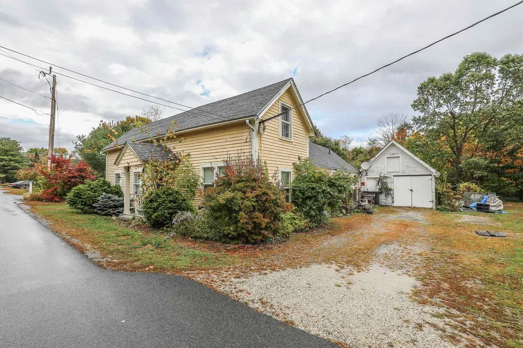 33 Border Street Amherst NH 03031