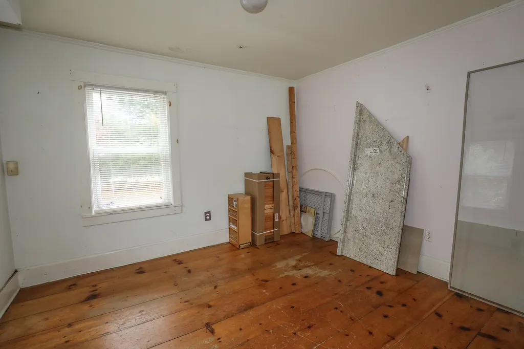 33 Border Street Amherst NH 03031
