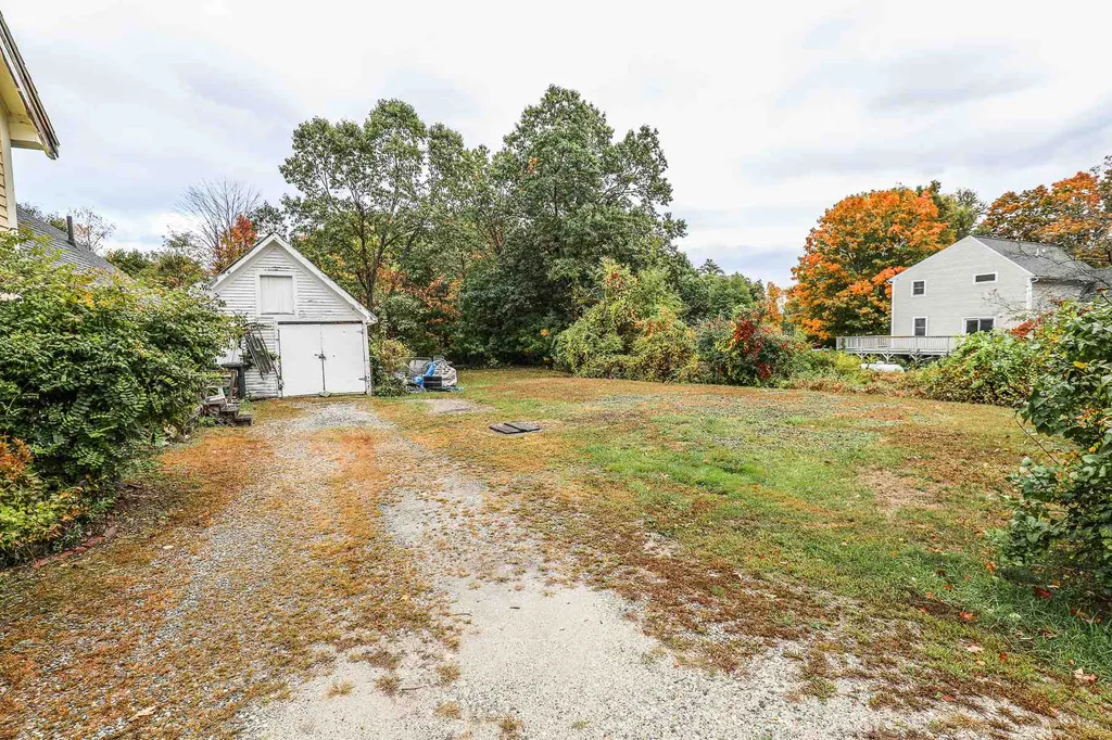 33 Border Street Amherst NH 03031