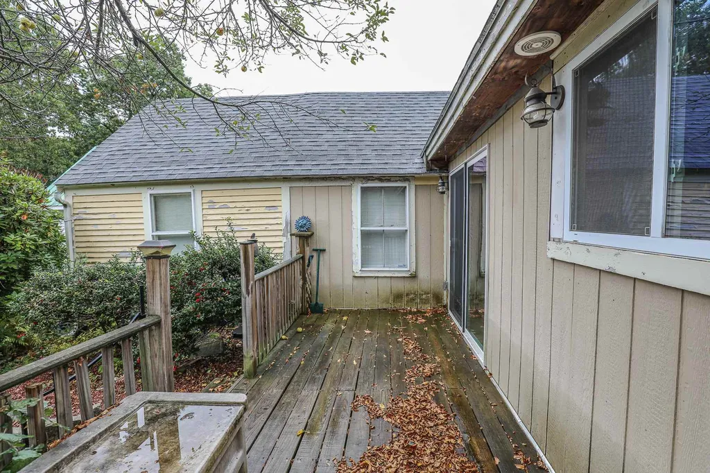 33 Border Street Amherst NH 03031
