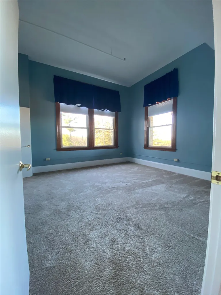 15 Mount Saint Mary's Way Hooksett NH 03106