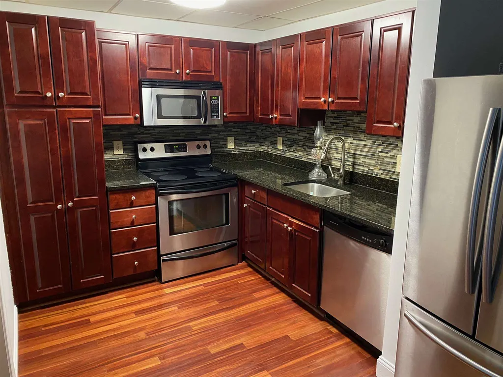 15 Mount Saint Mary's Way Hooksett NH 03106