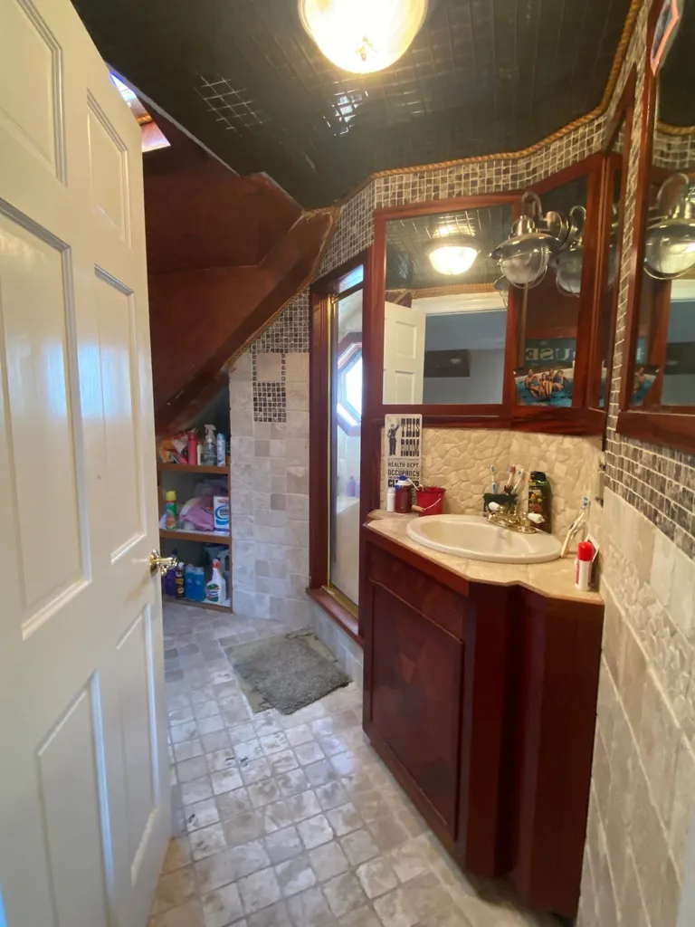 73 Pond Street Newport City VT 05855
