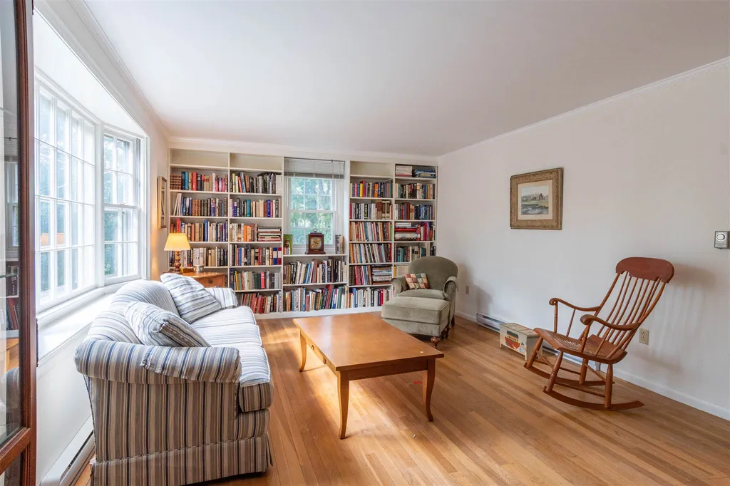 4 Joanne Street Merrimack NH 03054