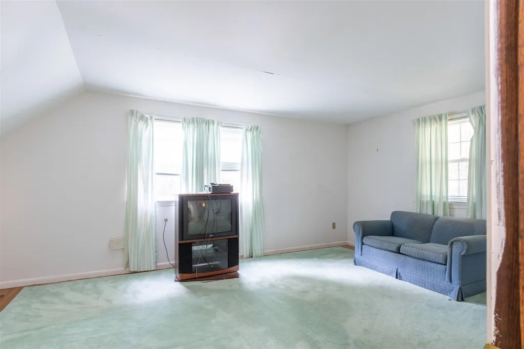 4 Joanne Street Merrimack NH 03054