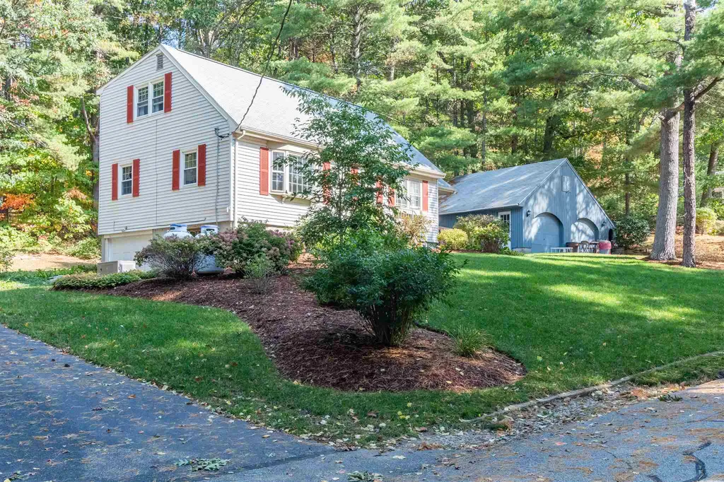 4 Joanne Street Merrimack NH 03054