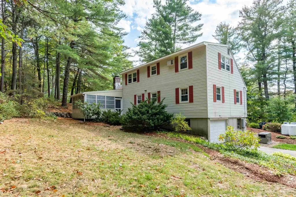 4 Joanne Street Merrimack NH 03054