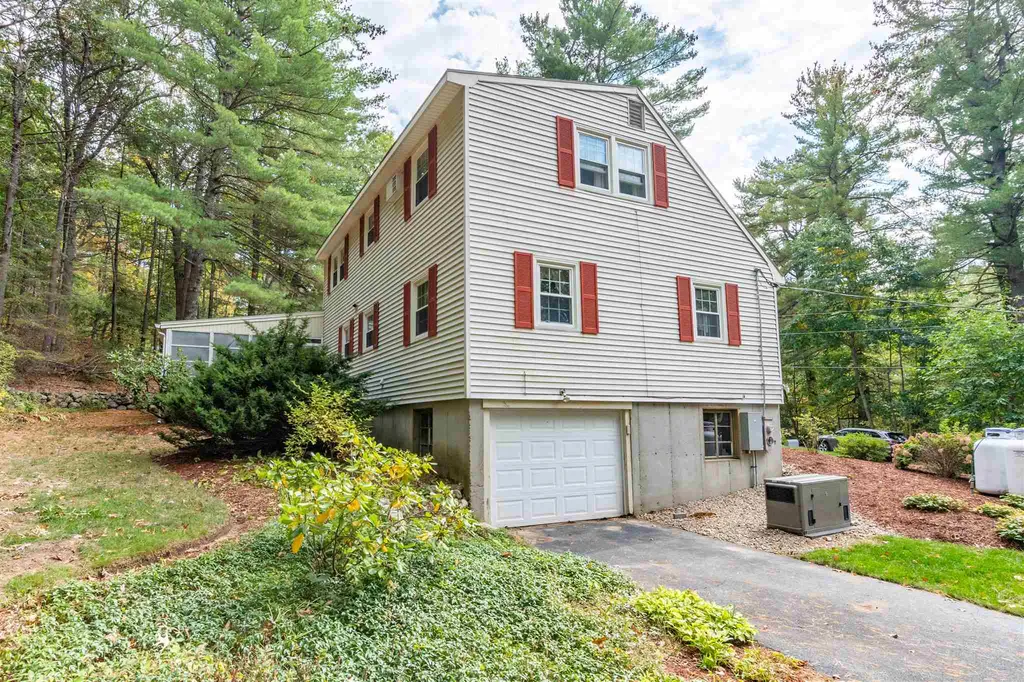 4 Joanne Street Merrimack NH 03054