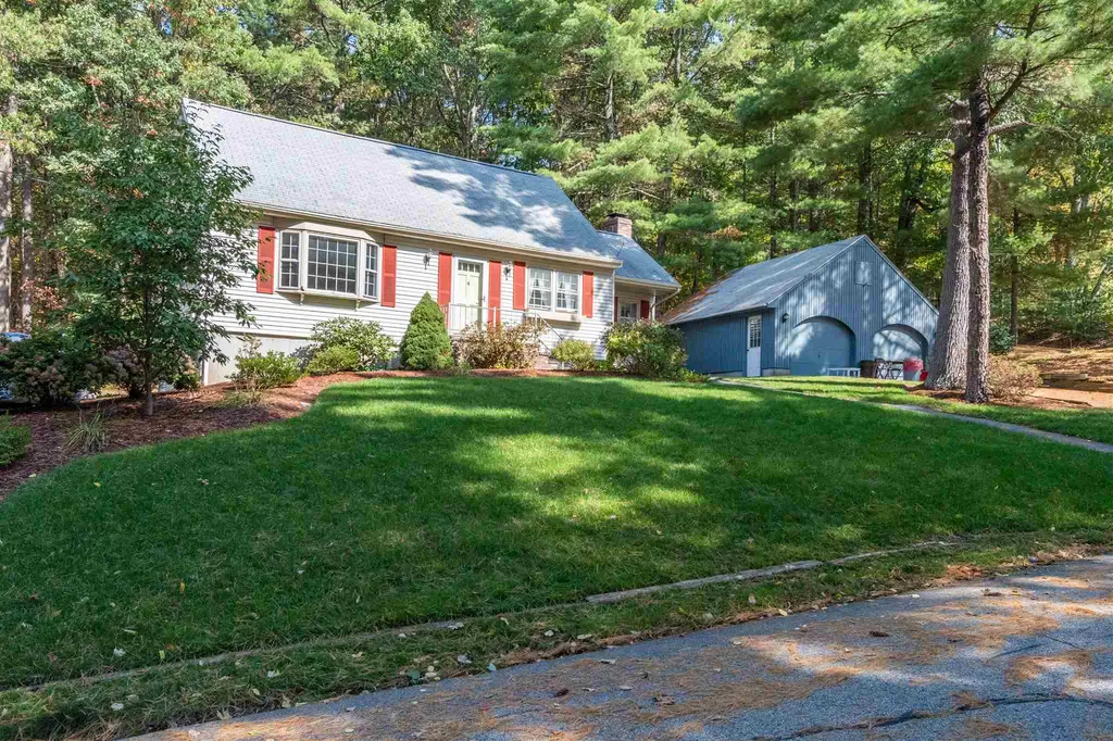 4 Joanne Street Merrimack NH 03054