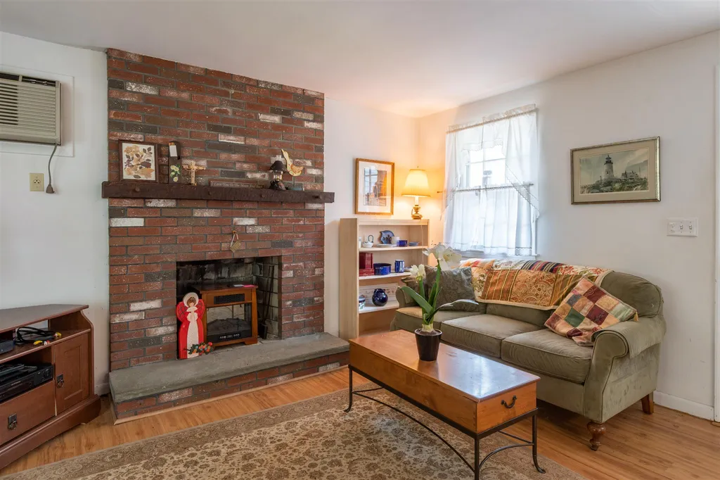 4 Joanne Street Merrimack NH 03054