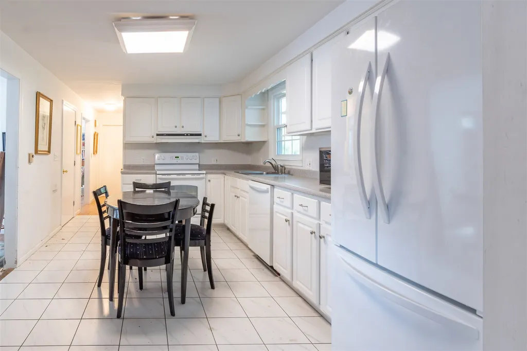 4 Joanne Street Merrimack NH 03054