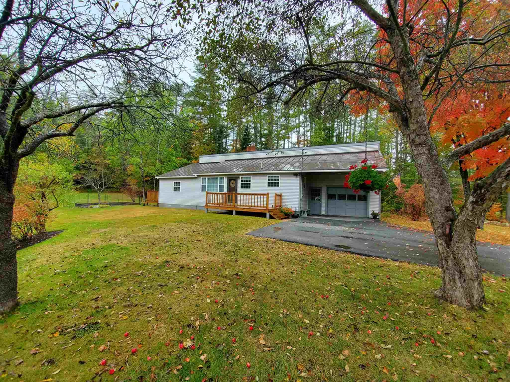 81 Maple Street Enfield NH 03748