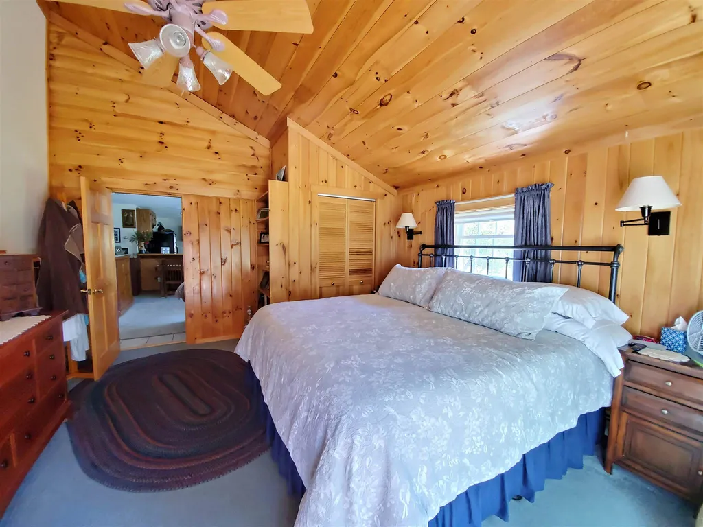 81 Maple Street Enfield NH 03748