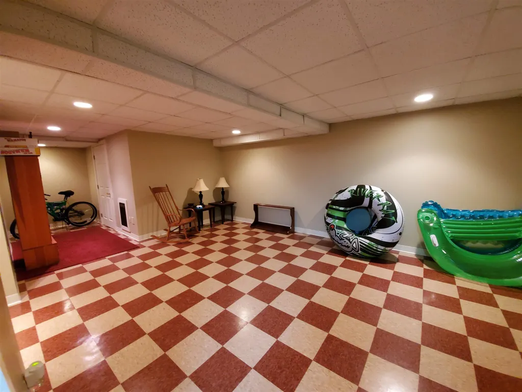 81 Maple Street Enfield NH 03748