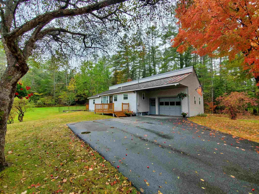 81 Maple Street Enfield NH 03748