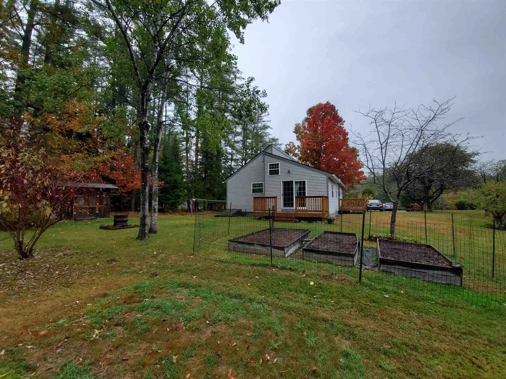 81 Maple Street Enfield NH 03748