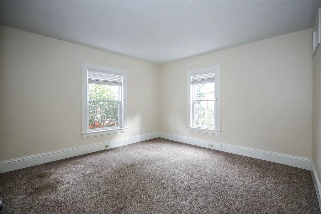 92 Goffe Street Manchester NH 03102