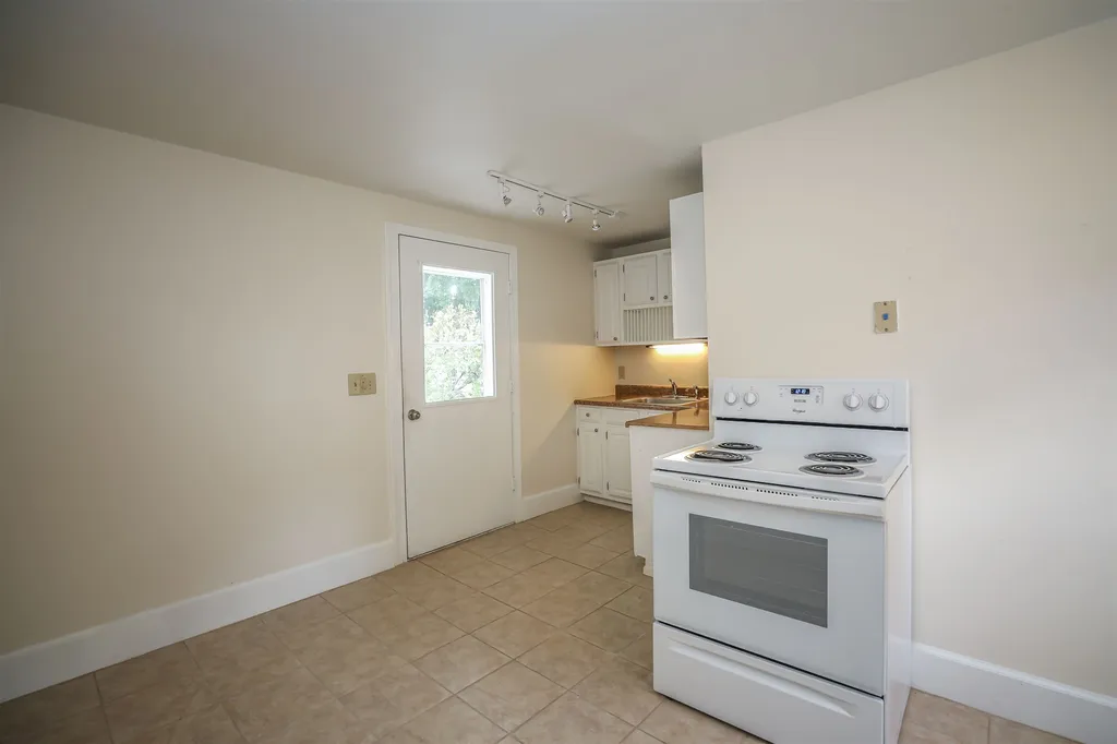 92 Goffe Street Manchester NH 03102