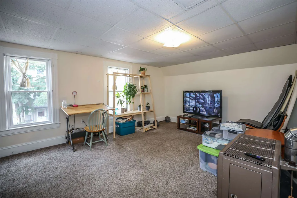 92 Goffe Street Manchester NH 03102
