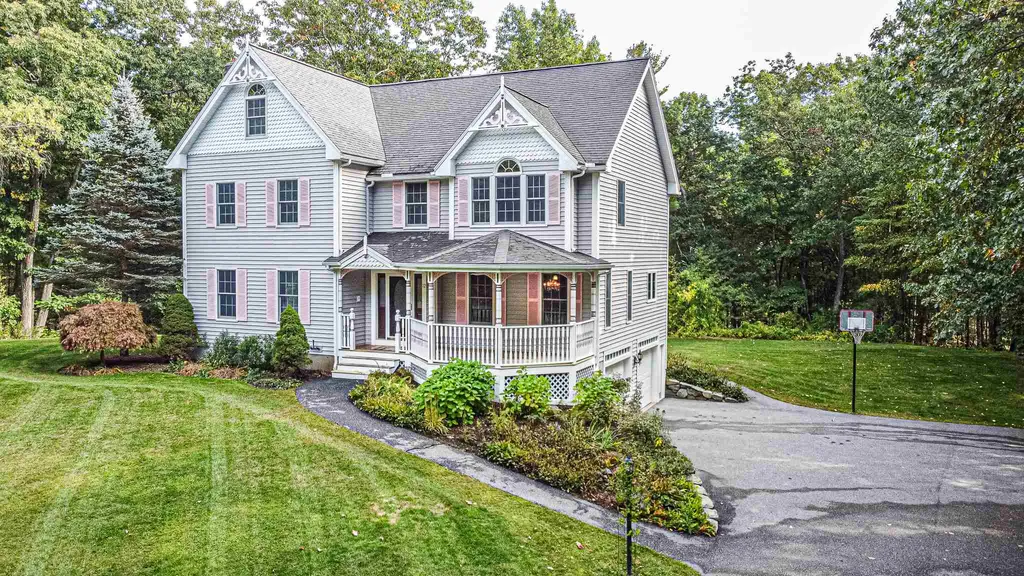 12 Luann Lane Pelham NH 03076