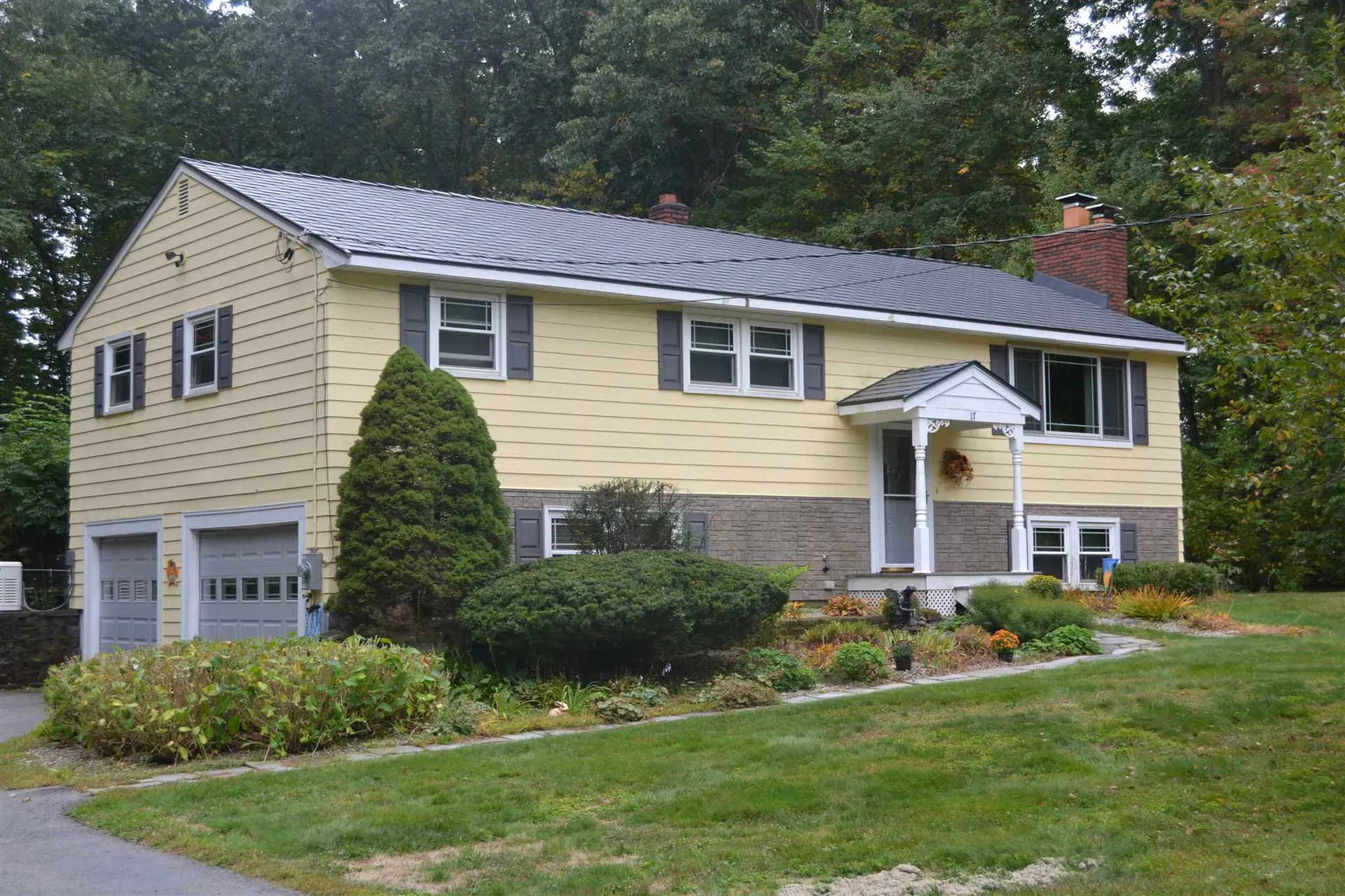 17 Christine Drive Atkinson NH 03811