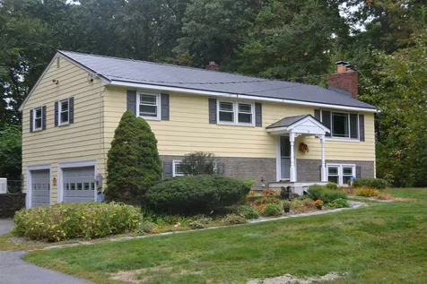 17 Christine Drive Atkinson NH 03811