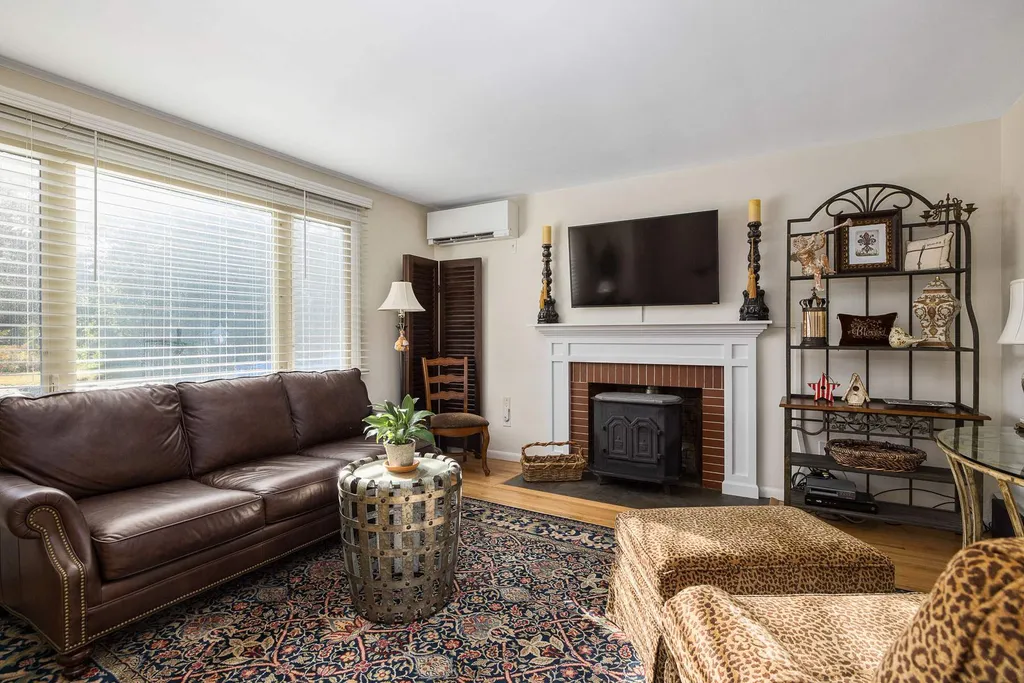 176 Woodlawn Circle Portsmouth NH 03801