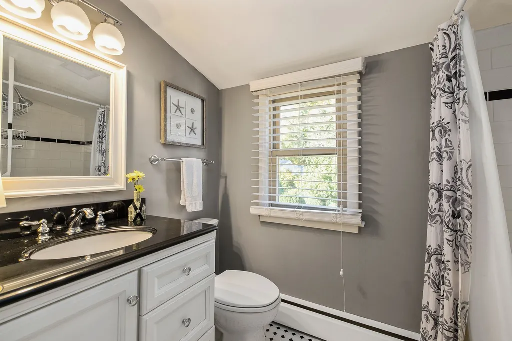 176 Woodlawn Circle Portsmouth NH 03801