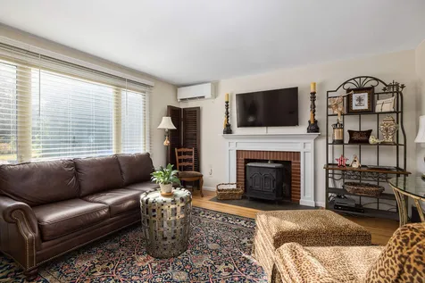 176 Woodlawn Circle Portsmouth NH 03801