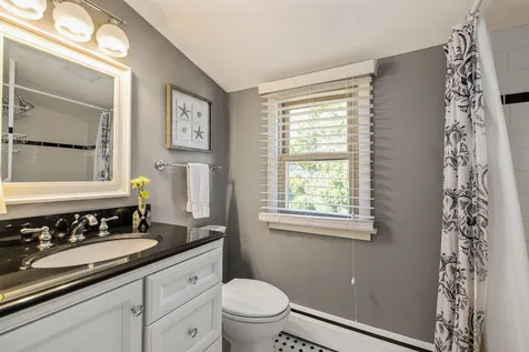 176 Woodlawn Circle Portsmouth NH 03801