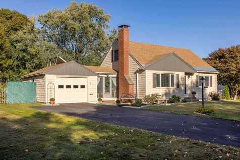 176 Woodlawn Circle Portsmouth NH 03801