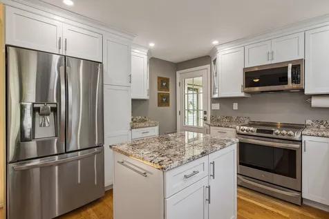176 Woodlawn Circle Portsmouth NH 03801