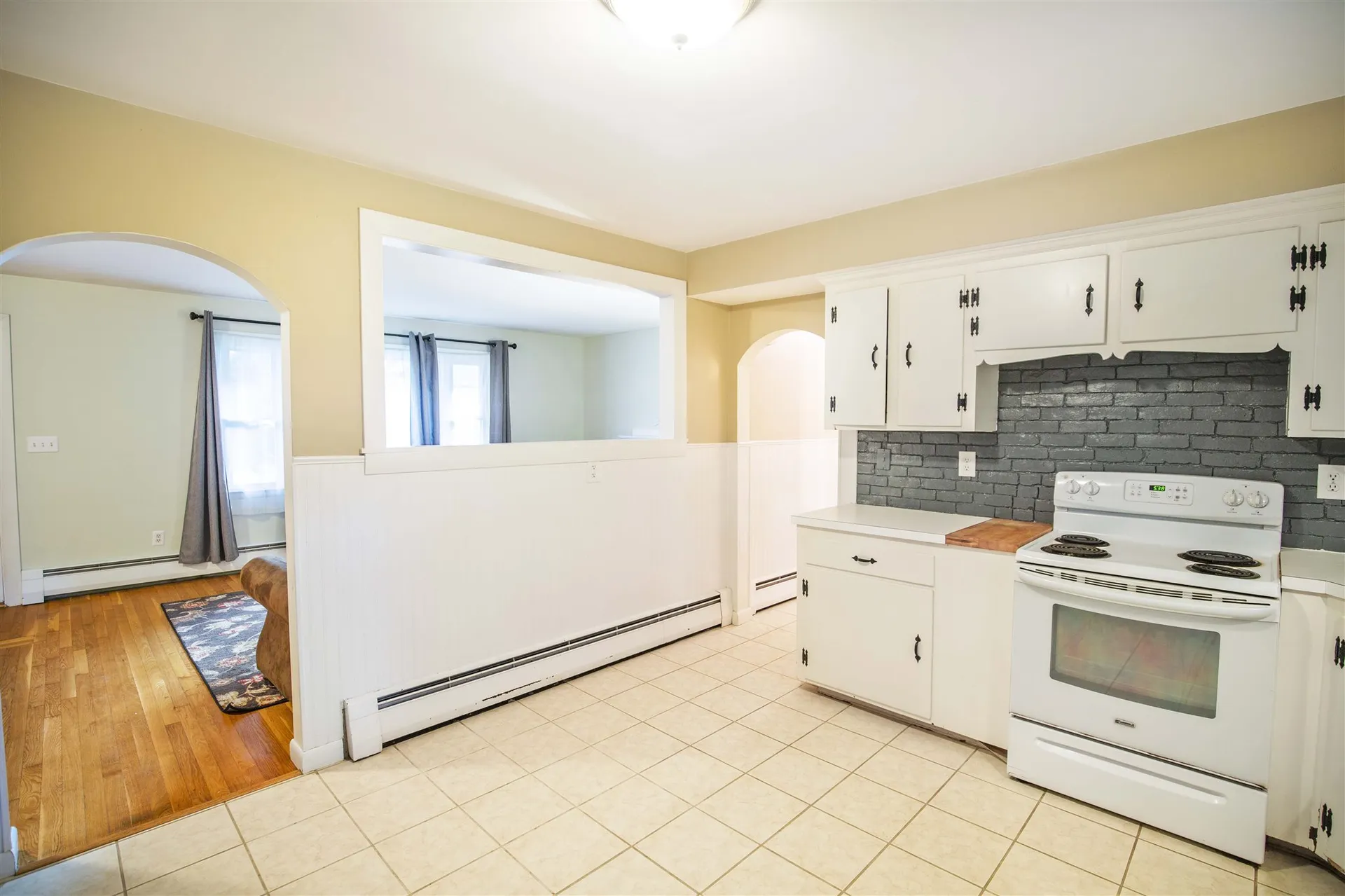 22 Almond Street Manchester NH 03102