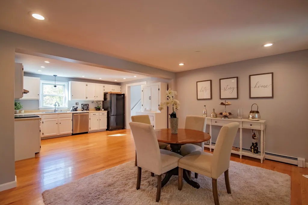 1 Merlin Place Londonderry NH 03053