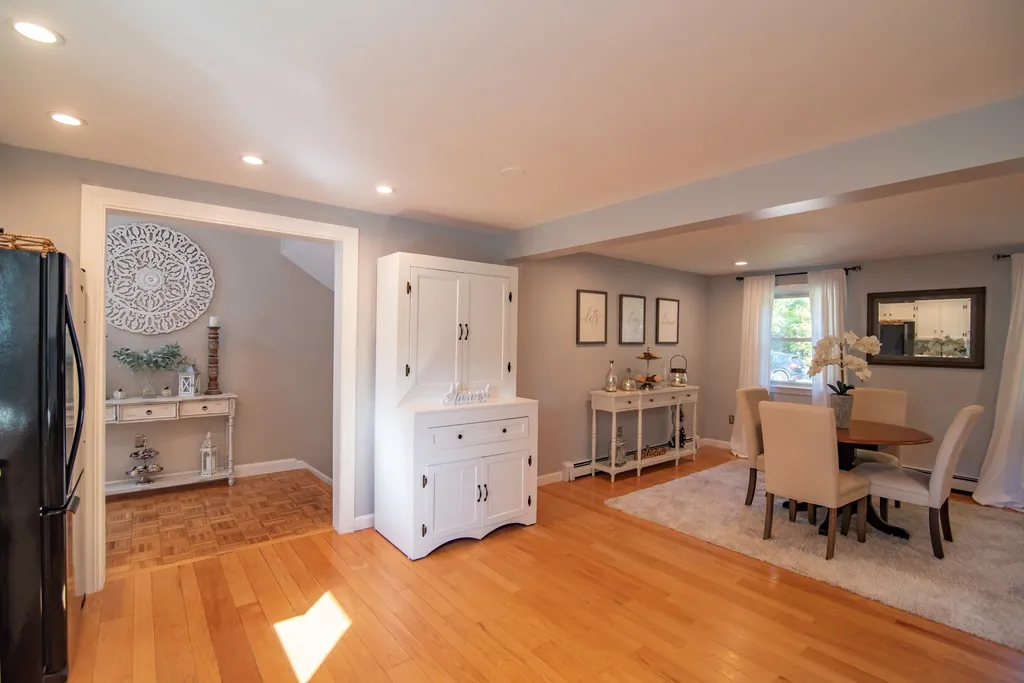 1 Merlin Place Londonderry NH 03053