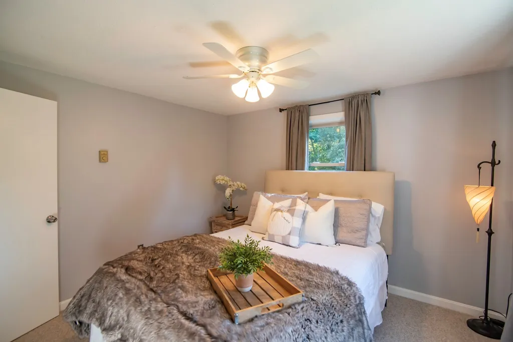 1 Merlin Place Londonderry NH 03053