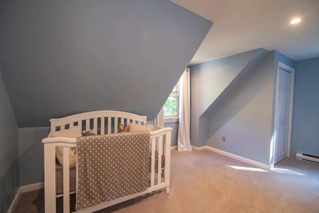 1 Merlin Place Londonderry NH 03053