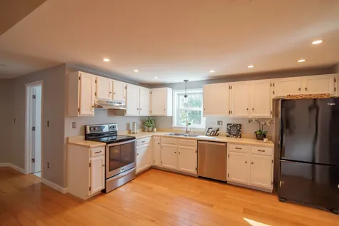 1 Merlin Place Londonderry NH 03053