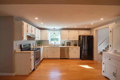 1 Merlin Place Londonderry NH 03053