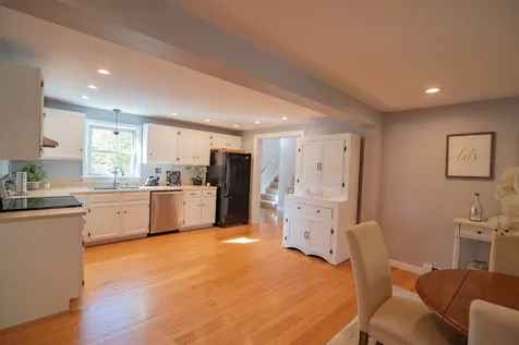 1 Merlin Place Londonderry NH 03053