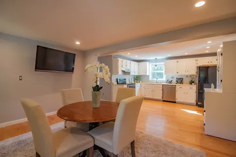1 Merlin Place Londonderry NH 03053