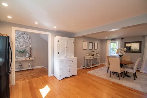 1 Merlin Place Londonderry NH 03053