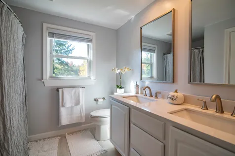 1 Merlin Place Londonderry NH 03053
