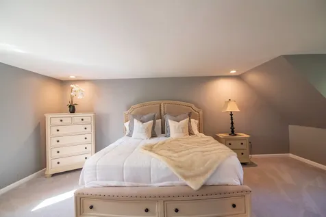 1 Merlin Place Londonderry NH 03053