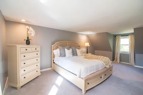 1 Merlin Place Londonderry NH 03053