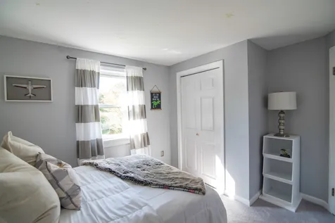 1 Merlin Place Londonderry NH 03053
