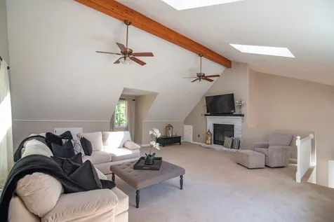 1 Merlin Place Londonderry NH 03053